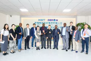 Customers visit KST Factory